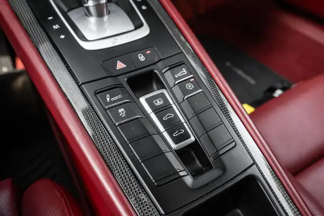 2017 Porsche 9115565647876220723219