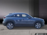 2022 Mazda MX-30 EV Le Mazda MX-30 EV 2022 GS est le premier véhicule entièrement électrique produit... (image 5)