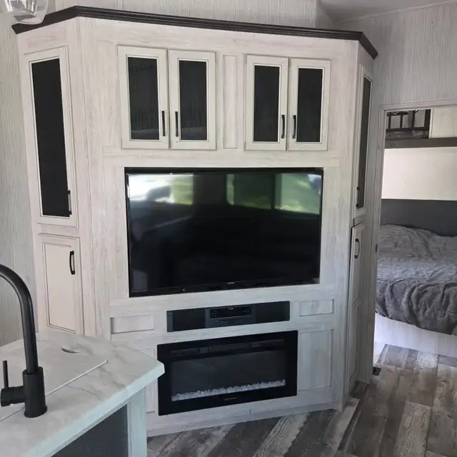 2023 SIERRA 3440BH-LUXURIOUS 2 BEDROOM LOFT,1.5 BATH,FINANCING! in Travel Trailers & Campers in Ottawa - Image 20