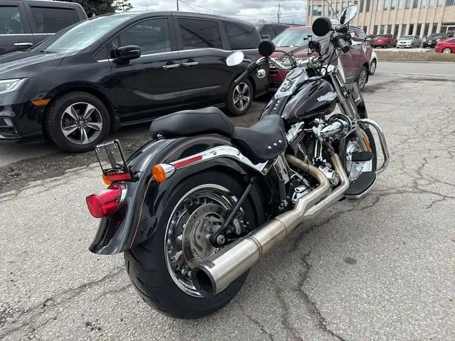 2010 Harley-Davidson Fat Boy ~ FAT BOY ~ 96CI ~ 2 INTO 1 ~ CANAD in Street, Cruisers & Choppers in City of Toronto - Image 6