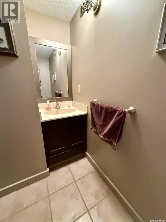626 4th AVENUE W Kindersley, Saskatchewan in Houses for Sale in Saskatoon - Image 24