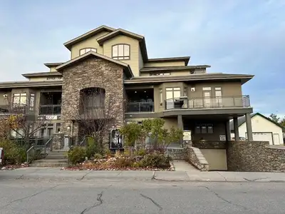 Meyers Management Consulting Group / MMCG currently has the following upscale executive commercial l...