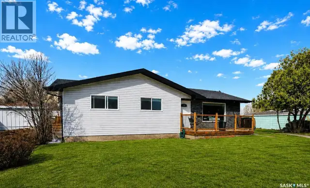 214 Pierce STREET Strasbourg, Saskatchewan in Houses for Sale in Regina - Image 2