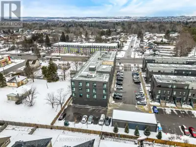 201 - 1800 SIMCOE STREET Oshawa (Samac), Ontario