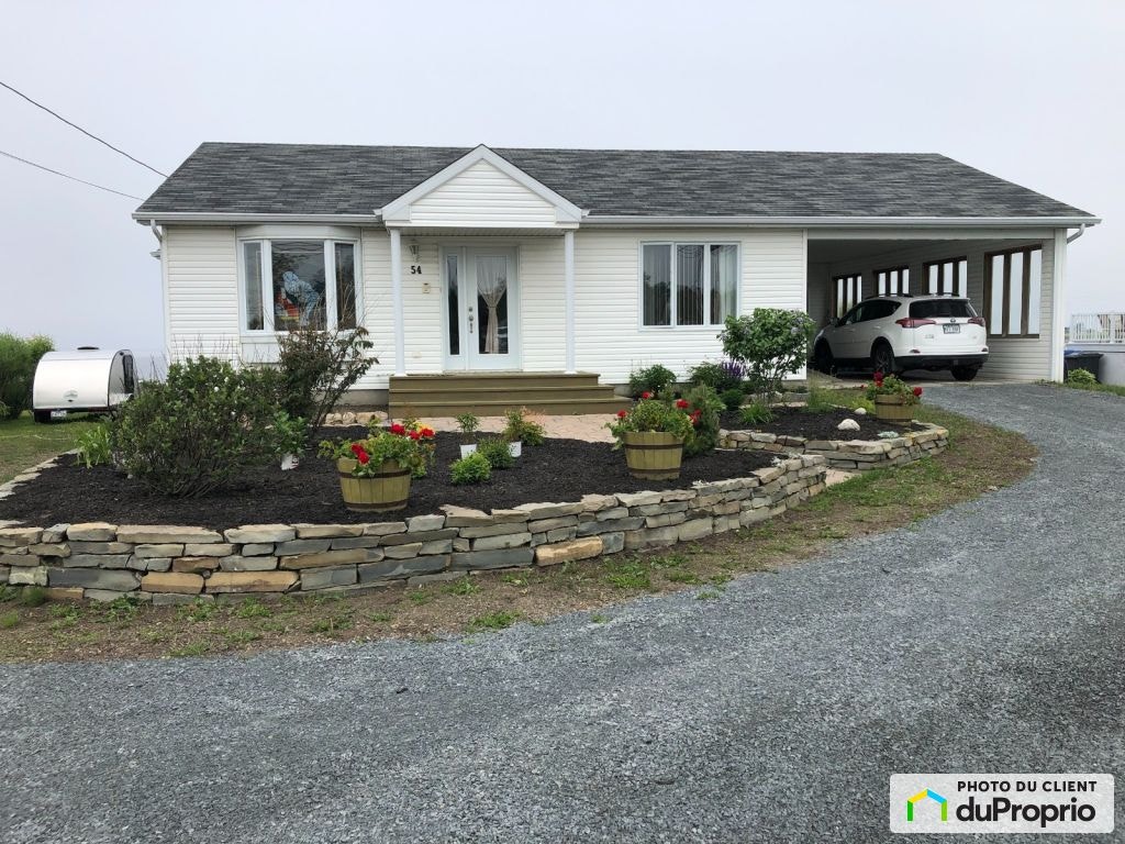 $459,000 - Bungalow for sale in Rimouski (Rimouski) — photo 1