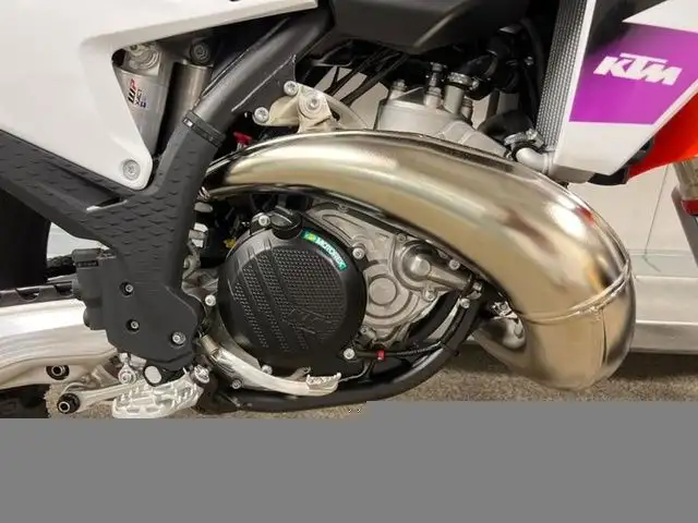 2024 KTM 250 SX in Dirt Bikes & Motocross in Calgary - Image 4