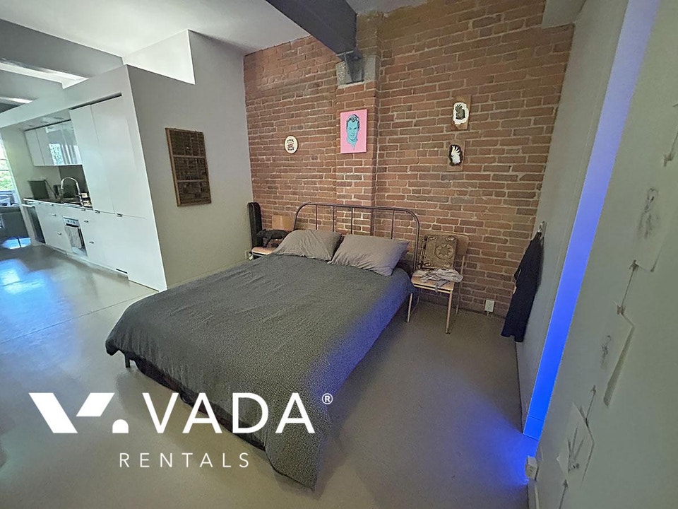The Paris Block 1 BR Loft Rental 406-53 West Hastings St Vancouv 4