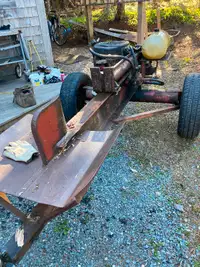 Gas powered wood splitter