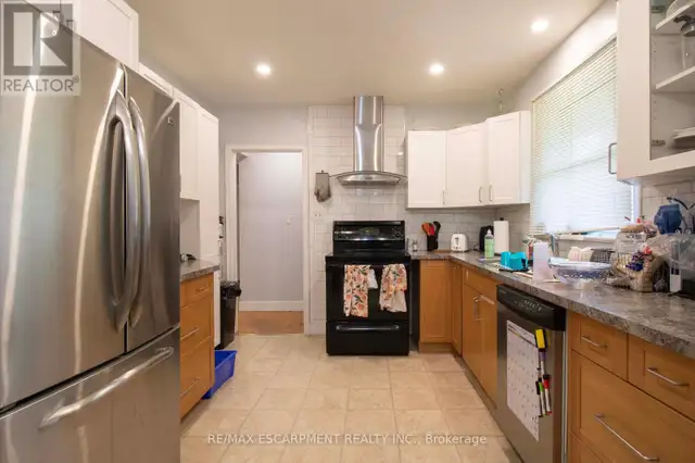 29 MASTERSON AVENUE St. Catharines (Glendale/Glenridge), Ontario in Houses for Sale in St. Catharines - Image 8