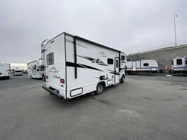 2023 EAST TO WEST Entrada 2200S in RVs & Motorhomes in Bedford - Image 4