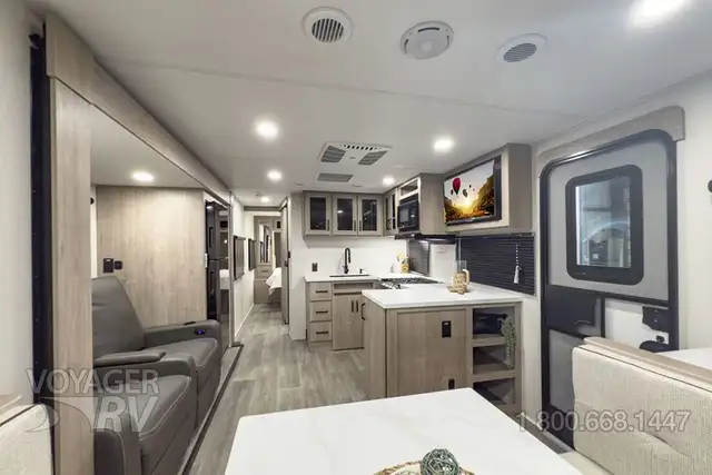 2026 Grand Design Imagine XLS 25RLE in Travel Trailers & Campers in Kelowna - Image 5
