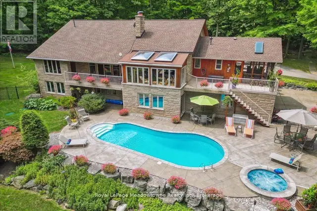 5590 STEELES AVENUE W Milton, Ontario in Houses for Sale in Oakville / Halton Region - Image 5