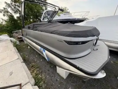 Bay Marine Sales 1 LEFT 2025 Manitou Explorer Switchback 24 Loaded up! Signature pkg, Mercury 200 4...