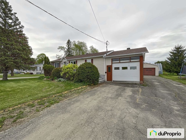 $360,000 - Bungalow for sale in Pierreville — photo 1