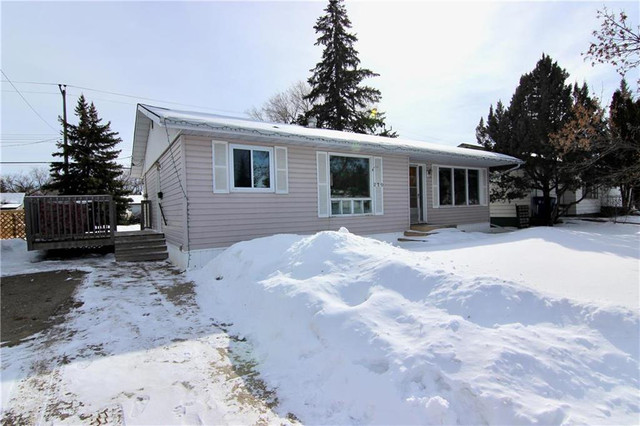 220 Hargrave Street E Virden, Manitoba in Houses for Sale in Brandon