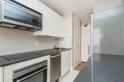 renovated one bedroom, kingston and woodbine - ID 1067, View more