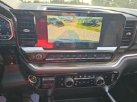 2022 Chevrolet Silverado 1500 RST 4x4 Crew Cab with the powerful 5.3L V8 and 163,322 km! Clean histo... (image 8)