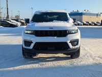The New 2025 Jeep Grand Cherokee Limited blends refined luxury with confident capability. Finished i... (image 9)