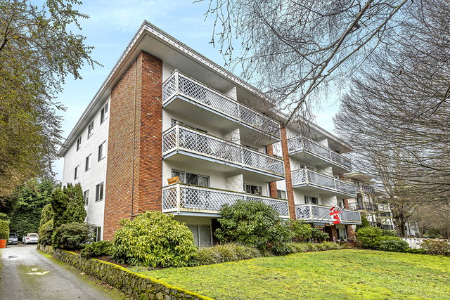 Villa Superior - Bachelor available at 455 Superior St, Victoria