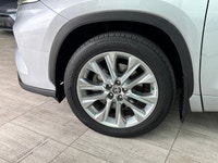 All Wheel Drive,Power Steering,Brake Assist,4-Wheel Disc Brakes,ABS,Traction Control,Leather Seats,F... (image 4)