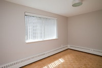 Semi-renovated Akelius two bedroom apartment for rent. Located near Drummond and Sherbrooke in the D... (image 6)