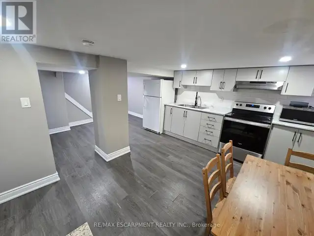 LOWER - 22 GRAHAM AVENUE N Hamilton (Delta), Ontario in Long Term Rentals in Hamilton - Image 13