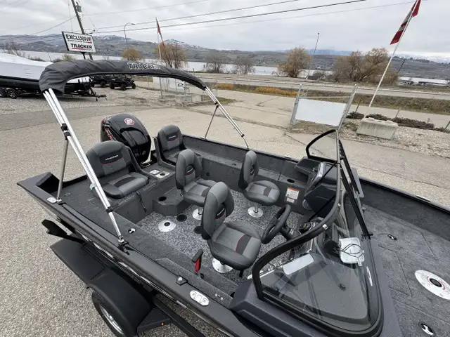 2026 TRACKER ProGuide V175CB Fishing Boat in Powerboats & Motorboats in Vernon - Image 17