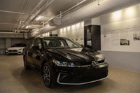 This Volkswagen Jetta has a powerful Intercooled Turbo Regular Unleaded I-4 1.5 L/91 engine powering... (image 3)