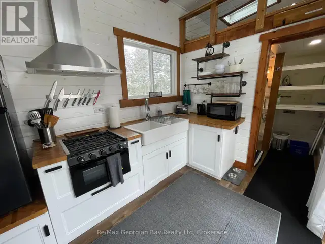 91.5 KING ROAD Tay (Waubaushene), Ontario in Houses for Sale in Barrie - Image 15