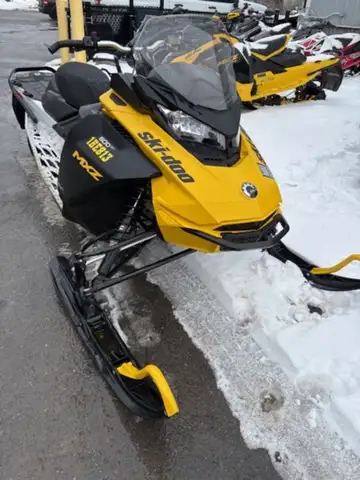 Bay Marine Sales 2024 Ski-Doo MXZ Sport Rotax 600 EFI 137 RipSaw Only 560 Miles, 85 Hp 2024 Ski-Doo...
