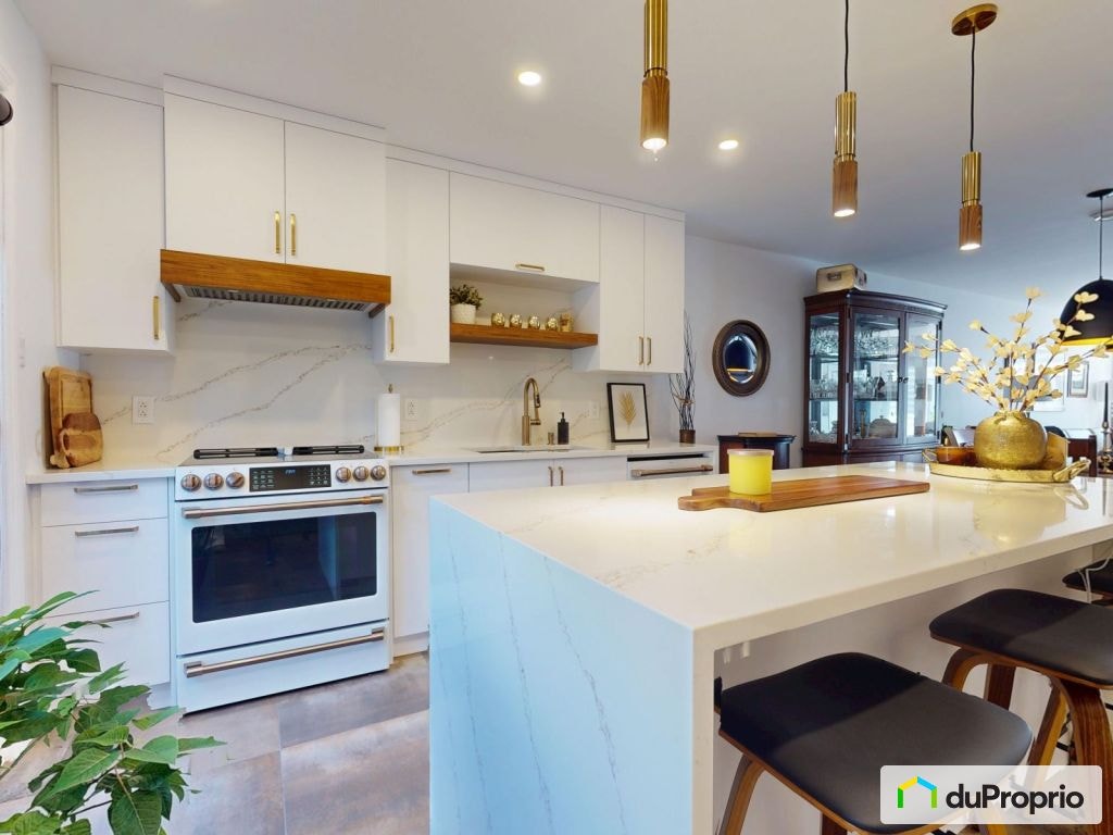 $580,000 - Townhouse for sale in Pincourt — photo 1