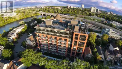 Welcome to 36 Robinson, a stunning 999 sq.ft 3 Bed/2 Bath Suite! In the flagship building of Recital...