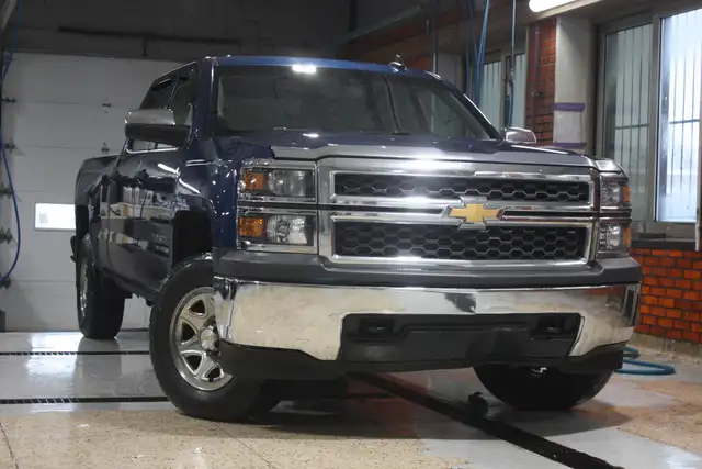 2015 Chevrolet Silverado 1500 LT in Cars & Trucks in City of Montréal - Image 2