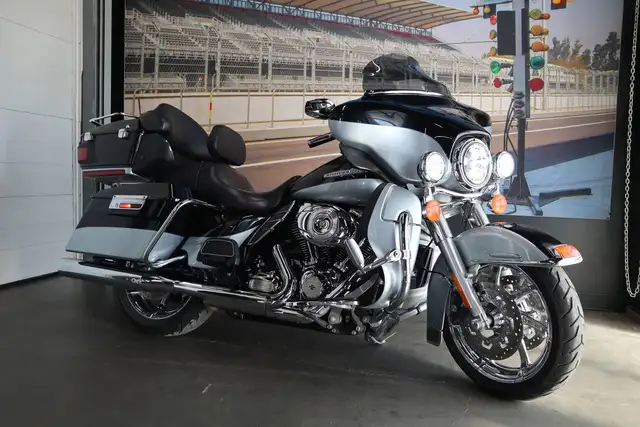 2012 Harley-Davidson Touring FLHTK - Electra Glide Ultra Limited in Sport Touring in Edmonton - Image 3