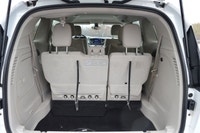 Price reduced to $18,950! Clean Carfax, Plug in hybrid, Well maintain, 7 passengers seating, navigat... (image 9)