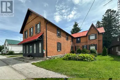 In the charming village of Singhampton, 1.5 hrs from TO, 20 mins to Collingwood, & Creemore, is this...