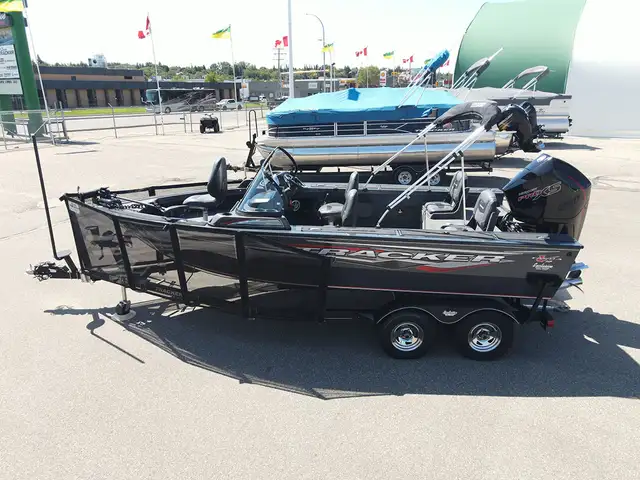 2020 TRACKER Targa V-18 Combo Fish & Ski -used fishing boat in Powerboats & Motorboats in Prince Albert - Image 5