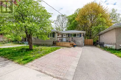 Clean, bright, and move-in ready basement apartment in one of Newmarket's most convenient areas. Thi...