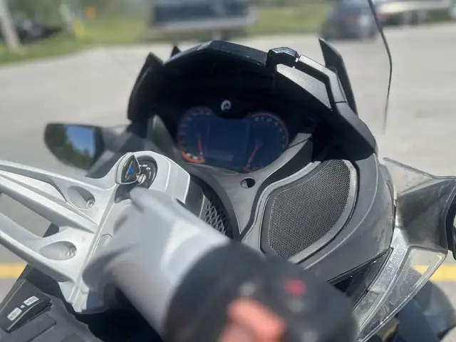 2015 Can-Am SPYDER ST in Street, Cruisers & Choppers in Kawartha Lakes - Image 3
