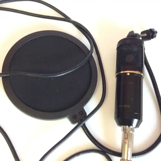 Zingyou Condenser Microphone Bundle, BM-800 Mic in Pro Audio & Recording Equipment in Mississauga / Peel Region - Image 4