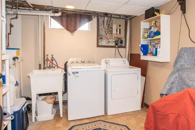 **ALL INCLUSIVE** BEAUTIFUL 1 BEDROOM UNIT IN THE NORTH END!! in Long Term Rentals in St. Catharines - Image 14