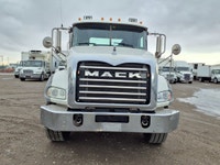 Ryder Stock ID: 651188 Transmission Type/Speed: AUTO 6 Engine: DIESEL MP8'13 425 1500/1900 Horse Pow... (image 1)