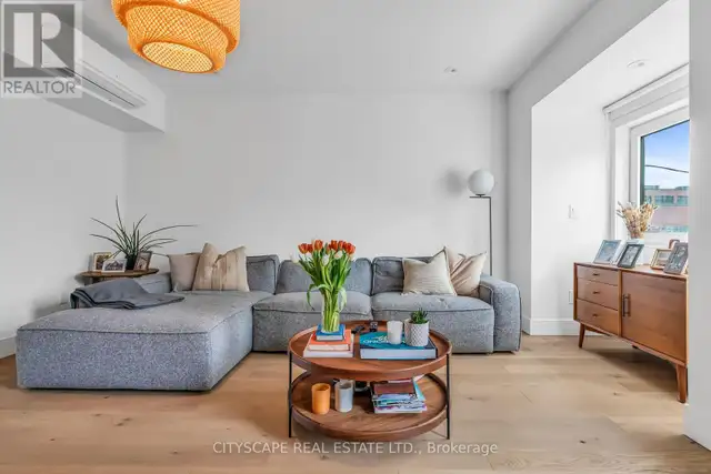UPPER - 61 EDWIN AVENUE Toronto (Dovercourt-Wallace Emerson-Junc in Long Term Rentals in City of Toronto - Image 24