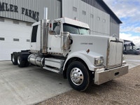2009 Western Star 4900 long hood Tandem truck Located near Westlock Alberta KMS: 908,556 HRS: 23,401... (image 3)