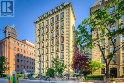 Welcome to the Waldorf-Astoria Lofts! Nestled in the heart of downtown, the vibrant neighbourhood su...