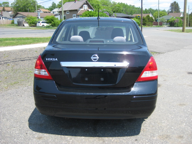 2007 NISSAN VERSA S in Cars & Trucks in Thunder Bay - Image 4