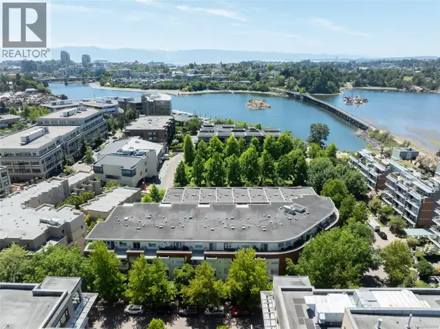 201 380 Waterfront Cres Victoria, British Columbia in Condos for Sale in Victoria - Image 41