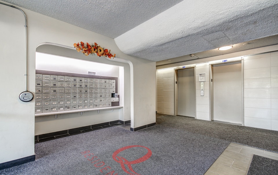 Spacious 3 bedroom reno suite! available Nov 1st! 5