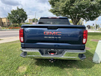 Own this rugged yet refined 2020 GMC Sierra 1500 Crew Cab 4x4, a one-owner vehicle with a pristine a... (image 5)
