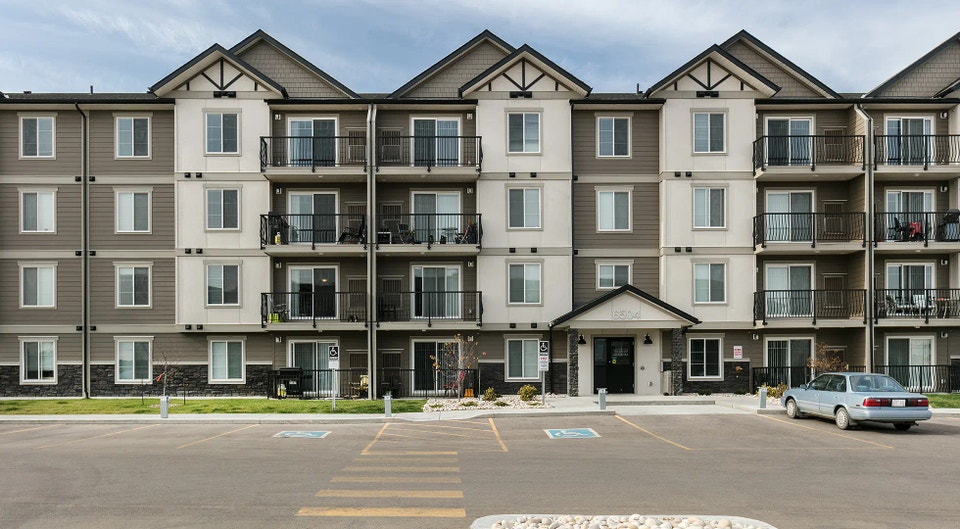 Pet-Friendly Two Bedroom Two Bath with In-suite Laundry for Rent 2
